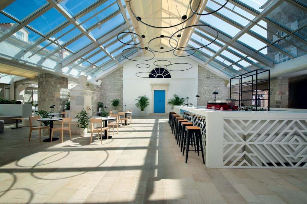 Lazure Hotel Marina